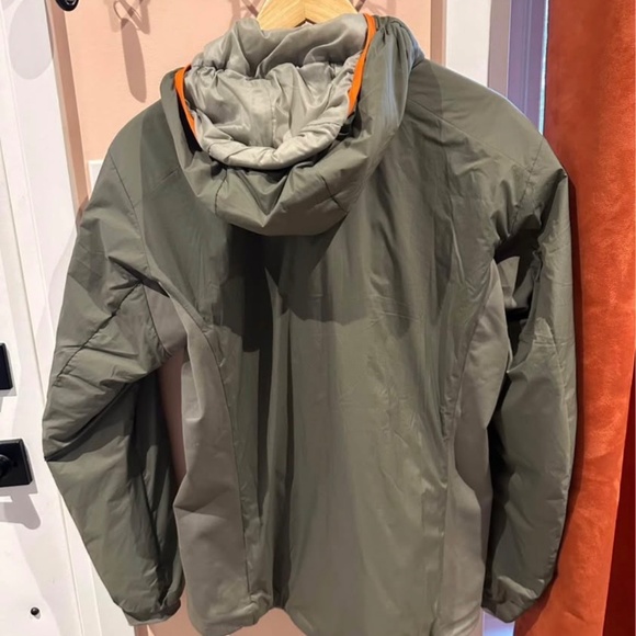 Arcteryx atom lt hoody men’s size small - Picture 2 of 2